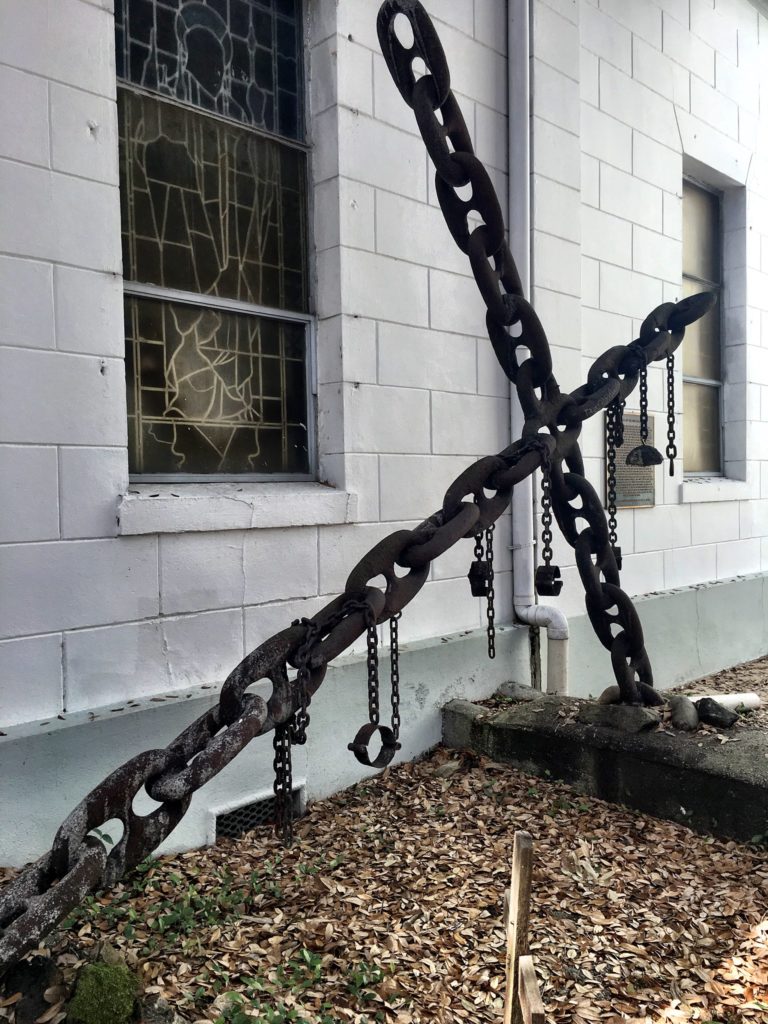 Chain cross, New Orleans. Photo by J.F.Penn