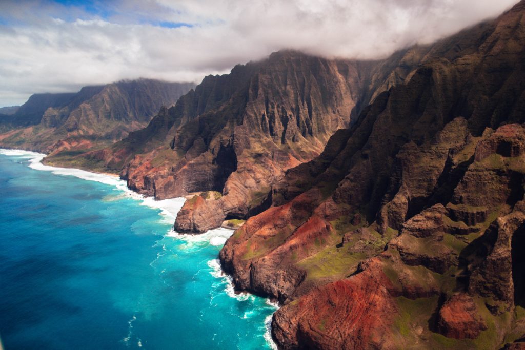 Nā Pali Coast, Kauai, Hawaii. Photo by Roberto Nickson on Unsplash