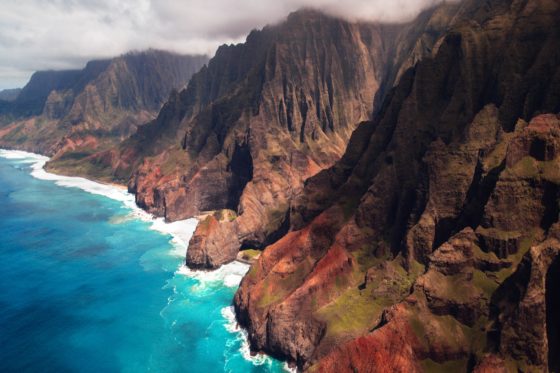 Nā Pali Coast, Kauai, Hawaii. Photo by Roberto Nickson on Unsplash