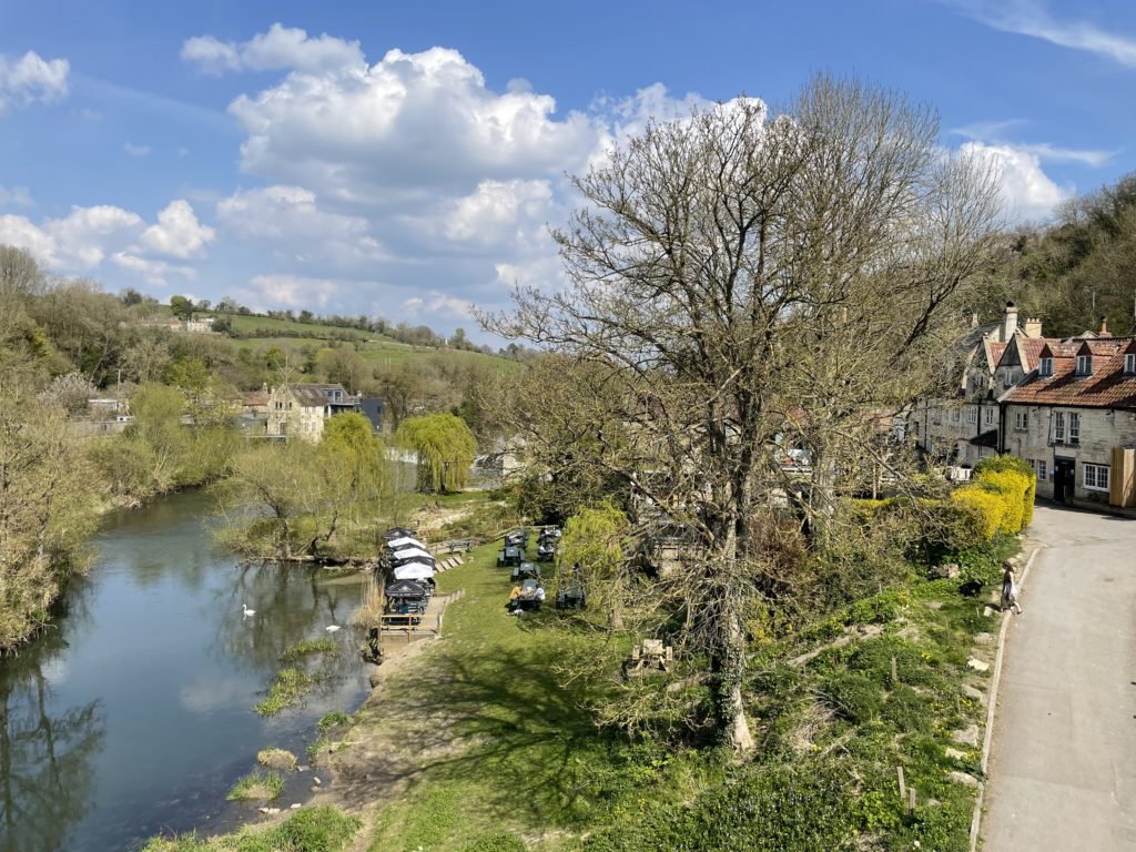 Avoncliff view from aqueduct down to The Cross Guns pub Photo by JFPenn