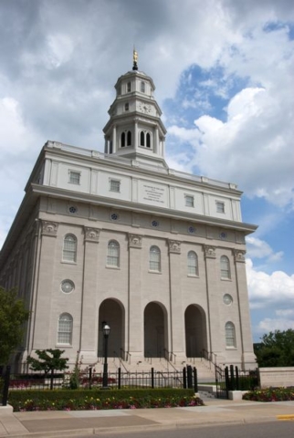 Nauvoo Mormon Temple. Photo by Dean Klinkenberg, MississippiValleyTraveler.com