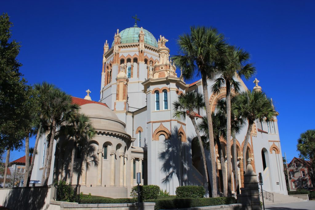 Memorial Presbyterian Church, FL, USA. Photo by Marek Kizer on Unsplash