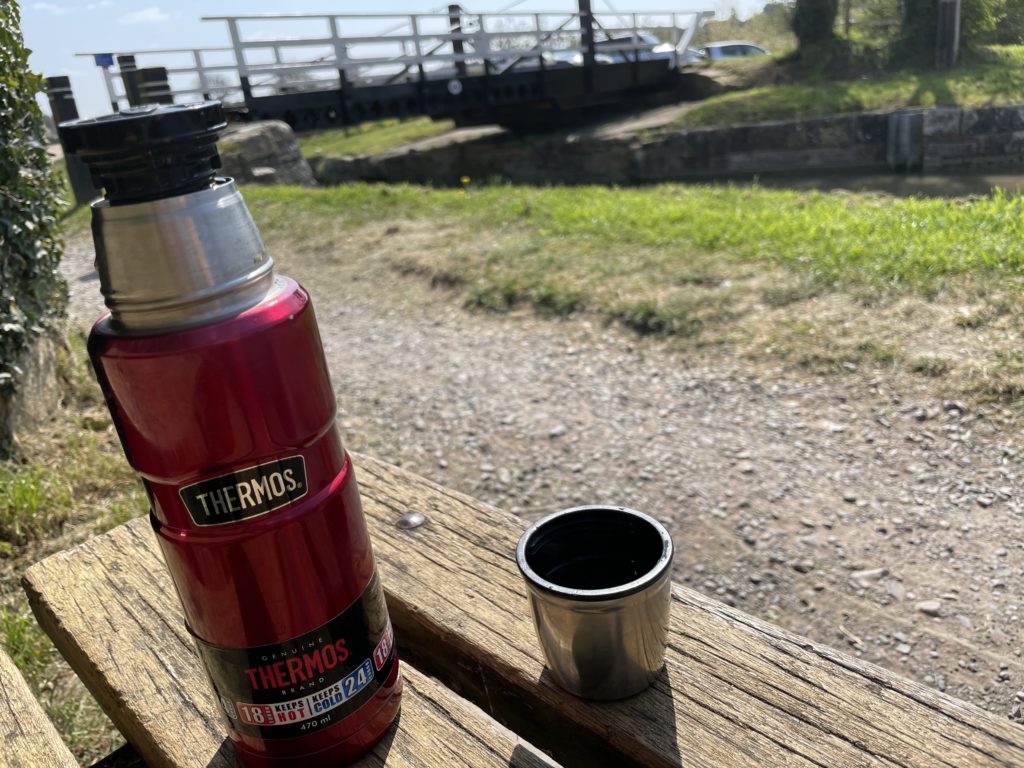 Coffee on the Kennet and Avon canalside Photo by JFPenn