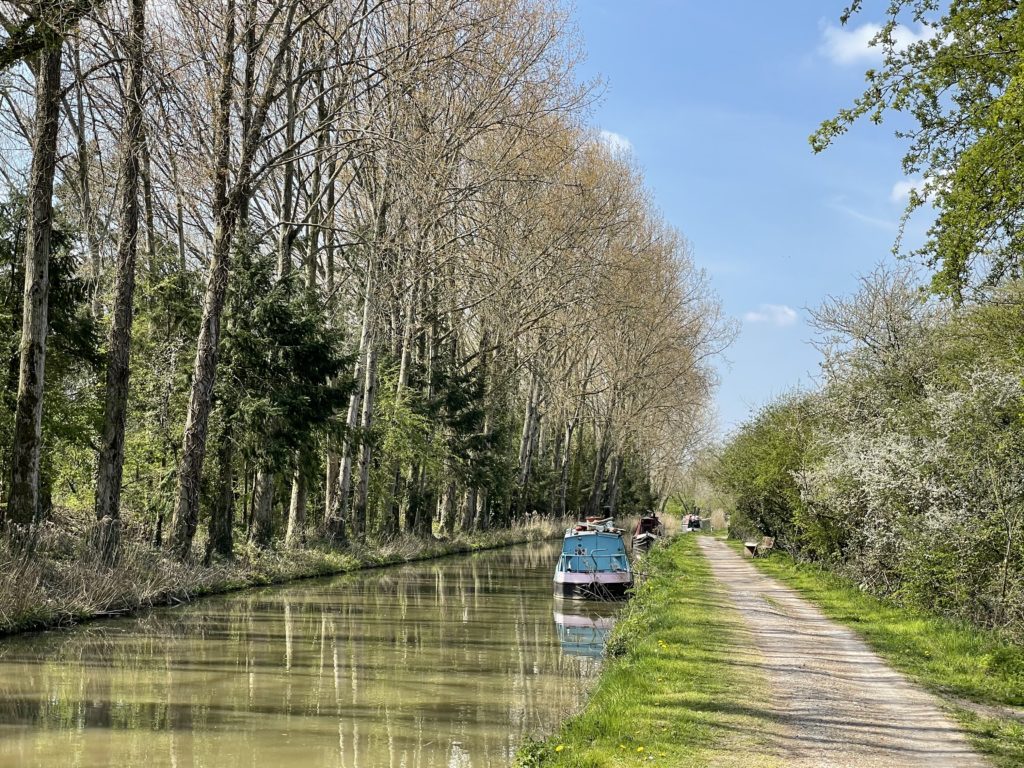 Kennet and Avon canal near Trowbridge, England. Photo by JFPenn