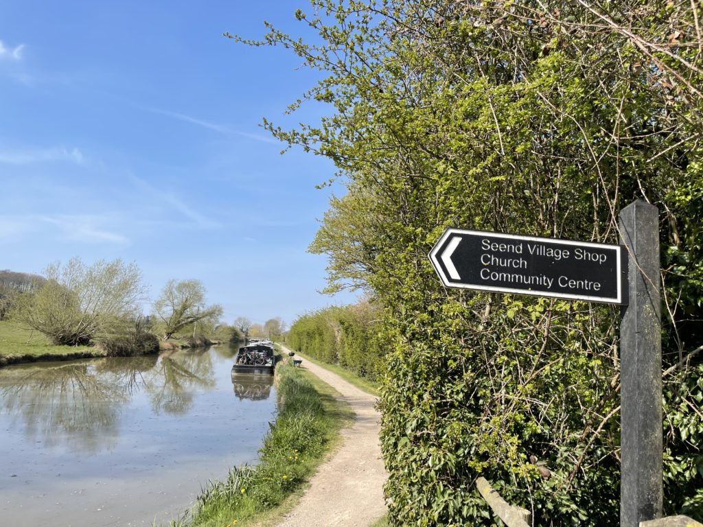 Kennet and Avon canal path signpost Photo by JFPenn