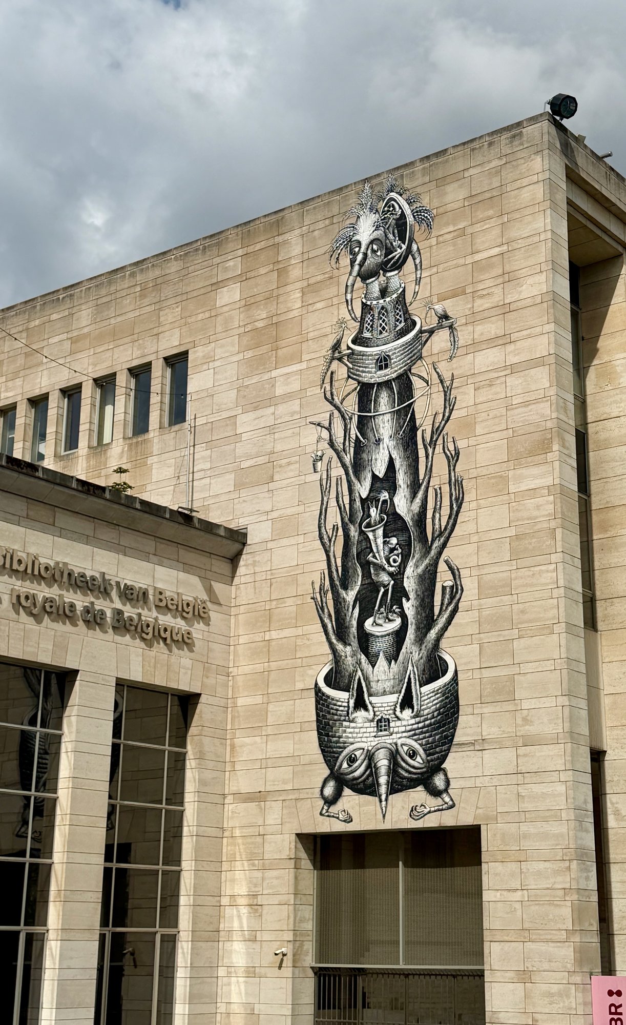 Phlegm mural on the Royal Library of Belgium, Mont des Arts, Brussels. Photo by JFPenn