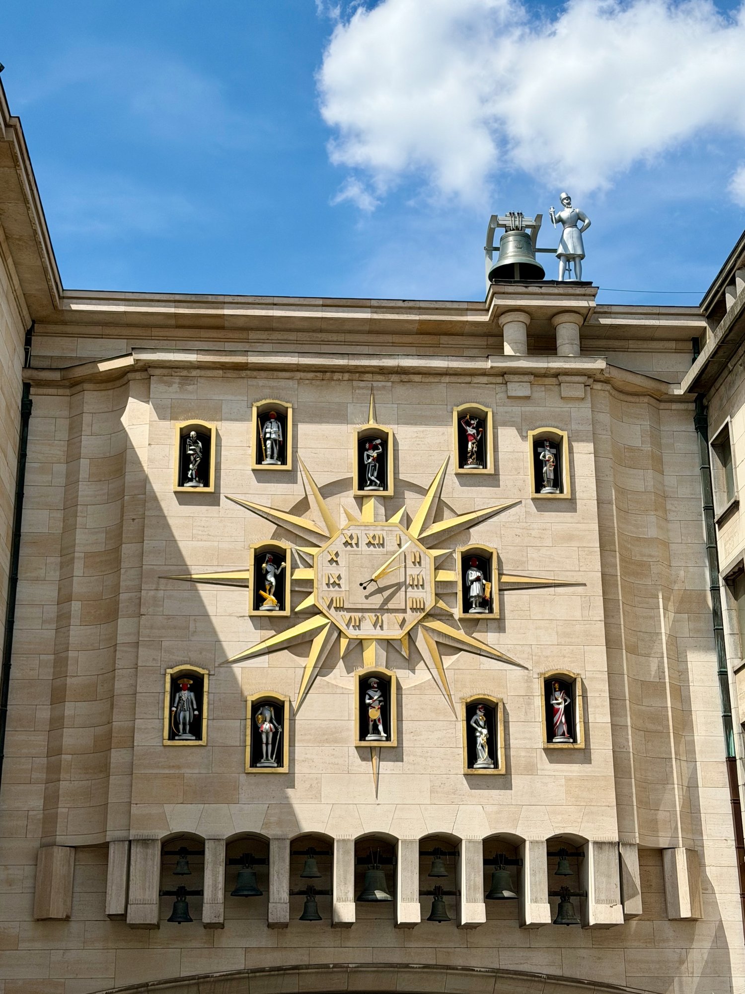 The carillon clock, Mont des Arts, Brussels. Photo by JFPenn